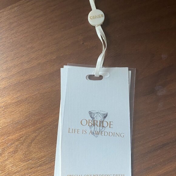 Dress: worn only for an hour - Picture 10 of 16